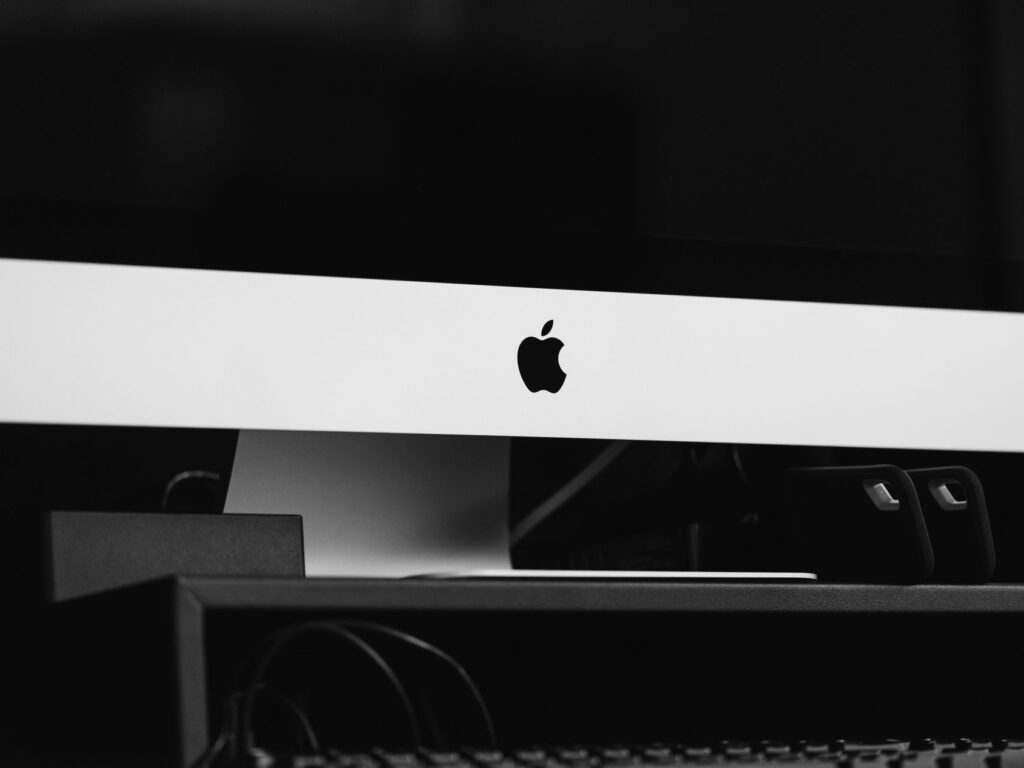 iMac Bildschirm bleibt dunkel